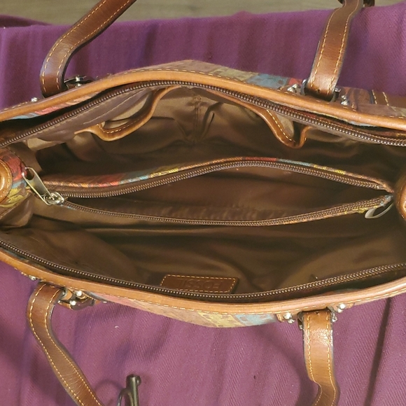 Beautiful Fossil Shoulder Bag - Picture 12 of 14